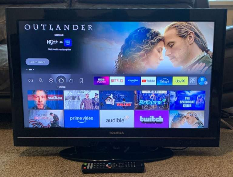 ++ Toshiba 32 Inch HD LCD TV Built In Freeview (Not Smart) ++