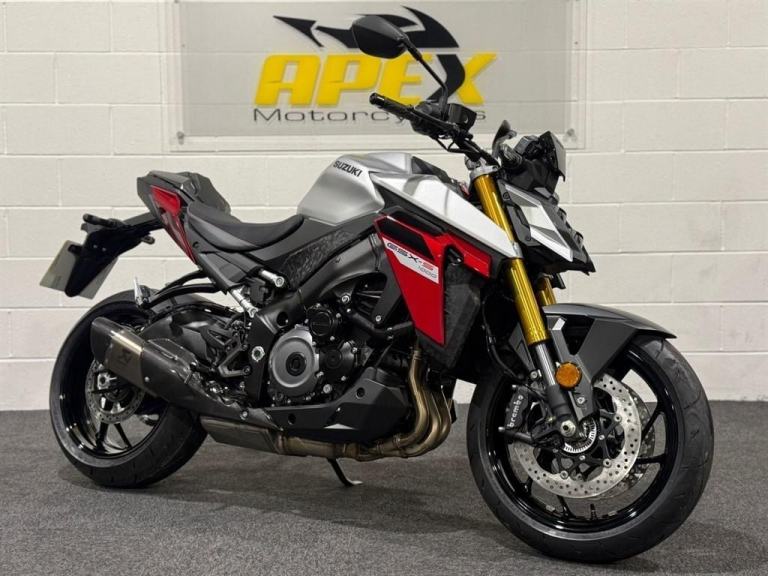 Suzuki GSX-S1000 5 MILES! AKRAPOVIC EXHAUST! PRISTINE