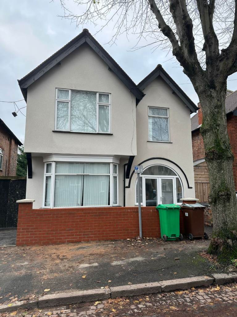 5 bedroom Detached HMO property 
