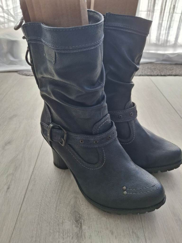 Mustang Grey Boots - New