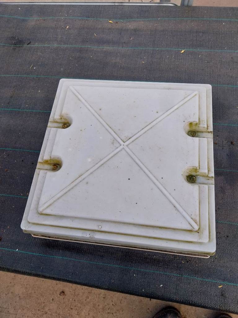 Caravan skylight 400 x 400