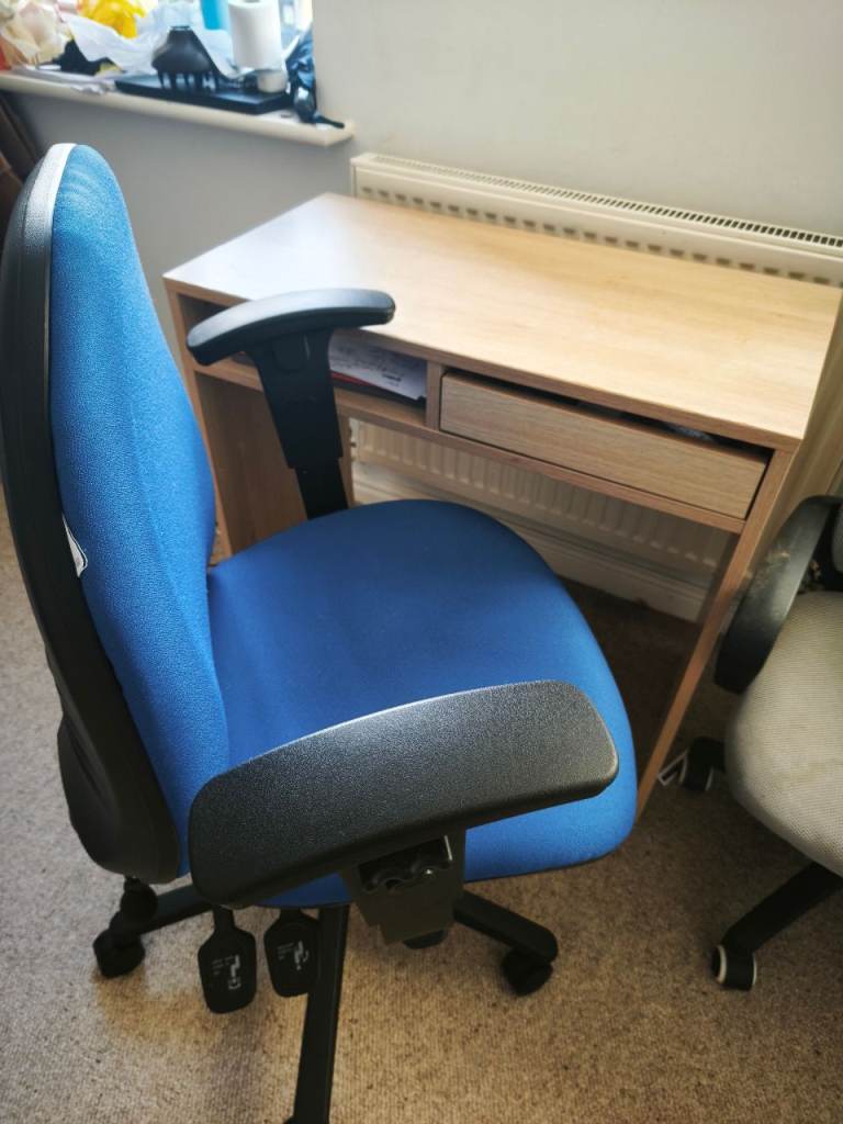 Comfortable and Elegant Office Chair and Desk
