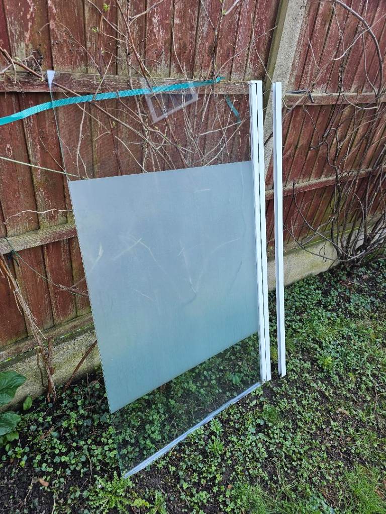 Free bathroom sink and screen shower 