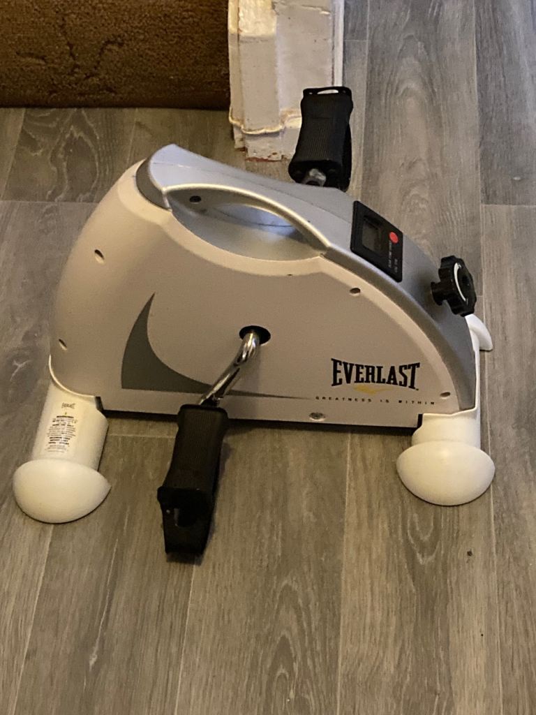 Everlast digital pedal exerciser