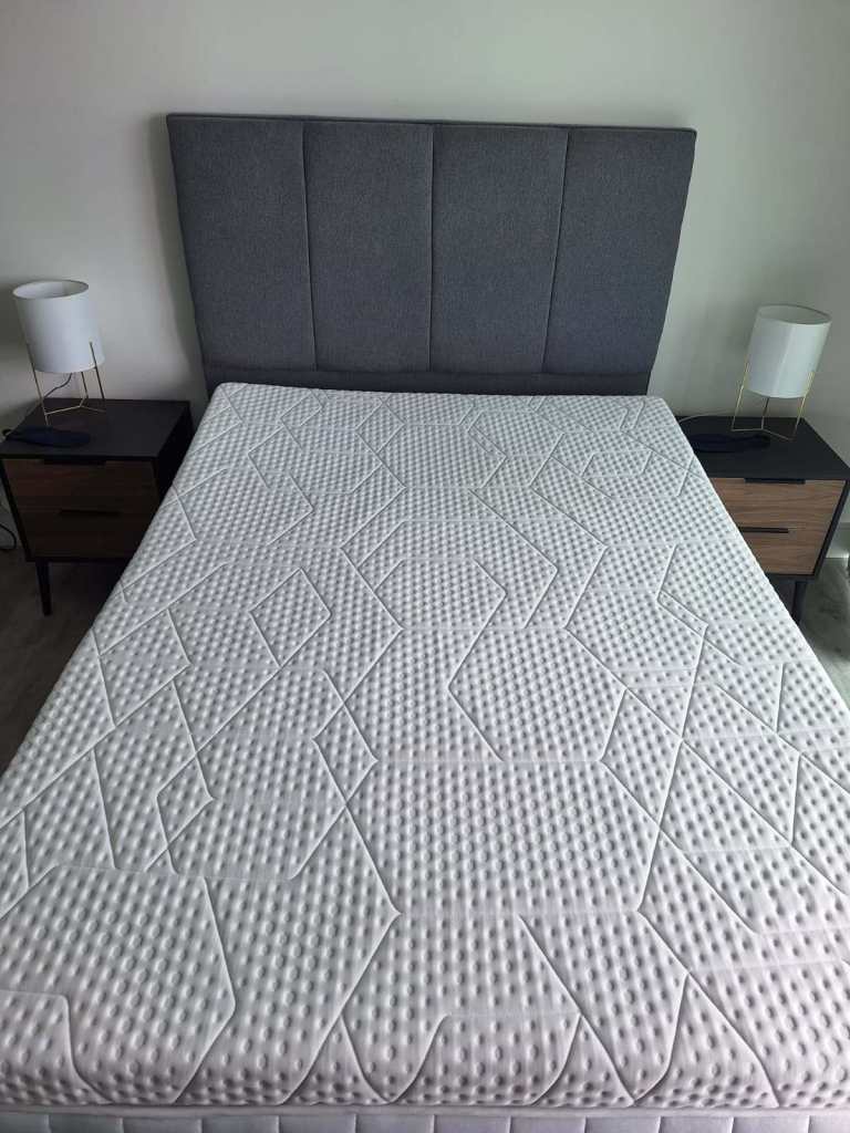 Emma Mattress Topper Double (Near-new, less than 1 year old, pickup before EOW)