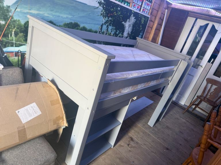 Mid sleeper single with desk