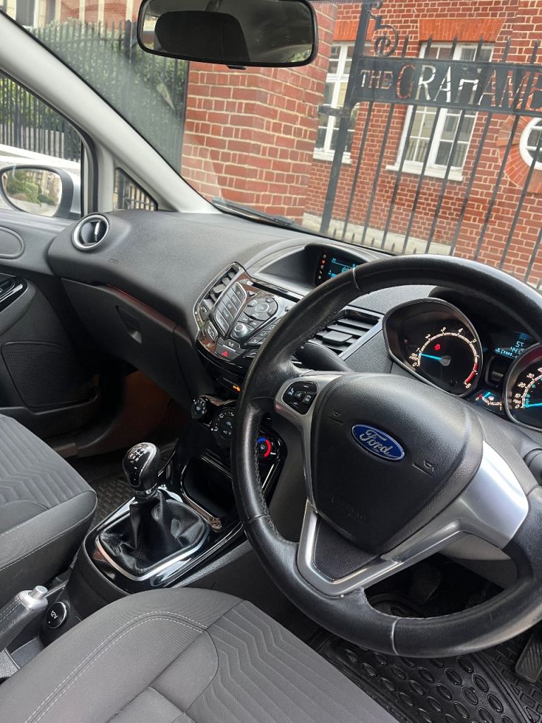 Ford, FIESTA, Hatchback, 2015, Manual, 1241 (cc), 5 doors