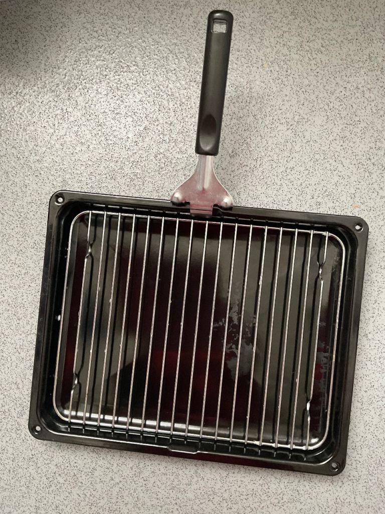 NEW: Oven Grill Pan with Detachable Handle 