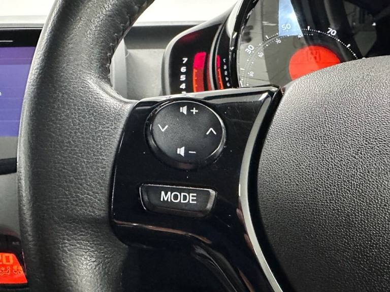 2020 Toyota AYGO 1.0 VVT-i X-TREND FUNROOF X-SHIFT AUTO FIVE DOOR 70 BHP Hatchback Petrol Automatic