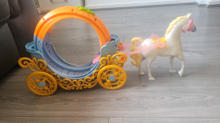 Hasbro Cinderella pumpkin horse And carriage 