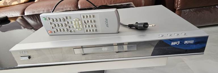 Elta DVD Player with Remote Control – Silver, Good Condition