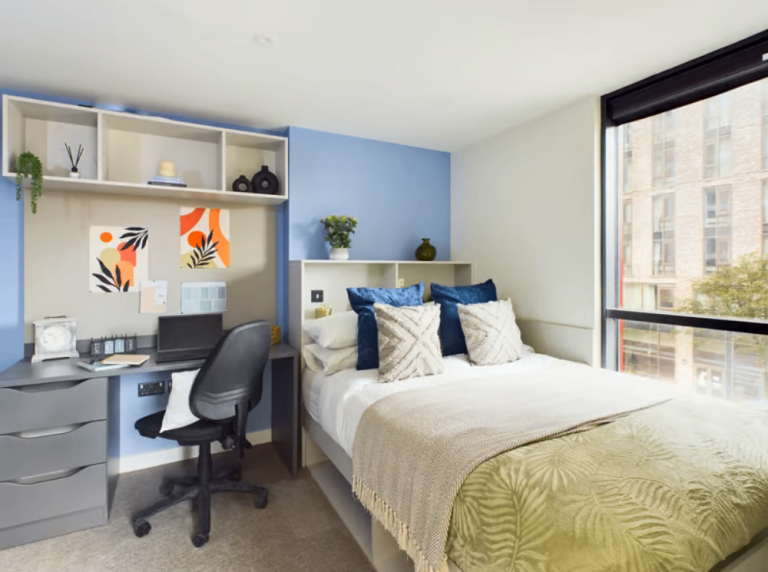 Corner Studio at The Edge – Summer Let