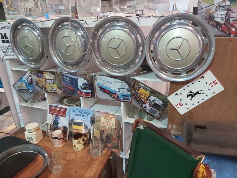 MERCEDES WHEEL TRIMS 