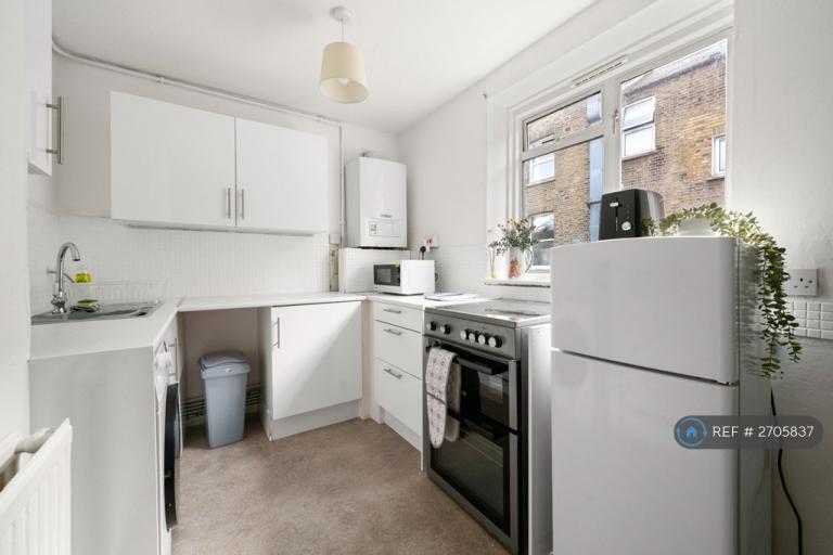 2 bedroom flat in Hawthorne Close, London, N1 (2 bed) (#2705837)