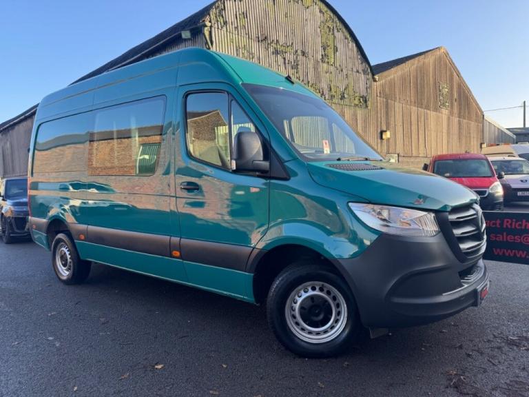  Mercedes-Benz Sprinter SPRINTER 2.1L 314CDI 3.5t H2 L2 RWD WINDOW COMBI CREW