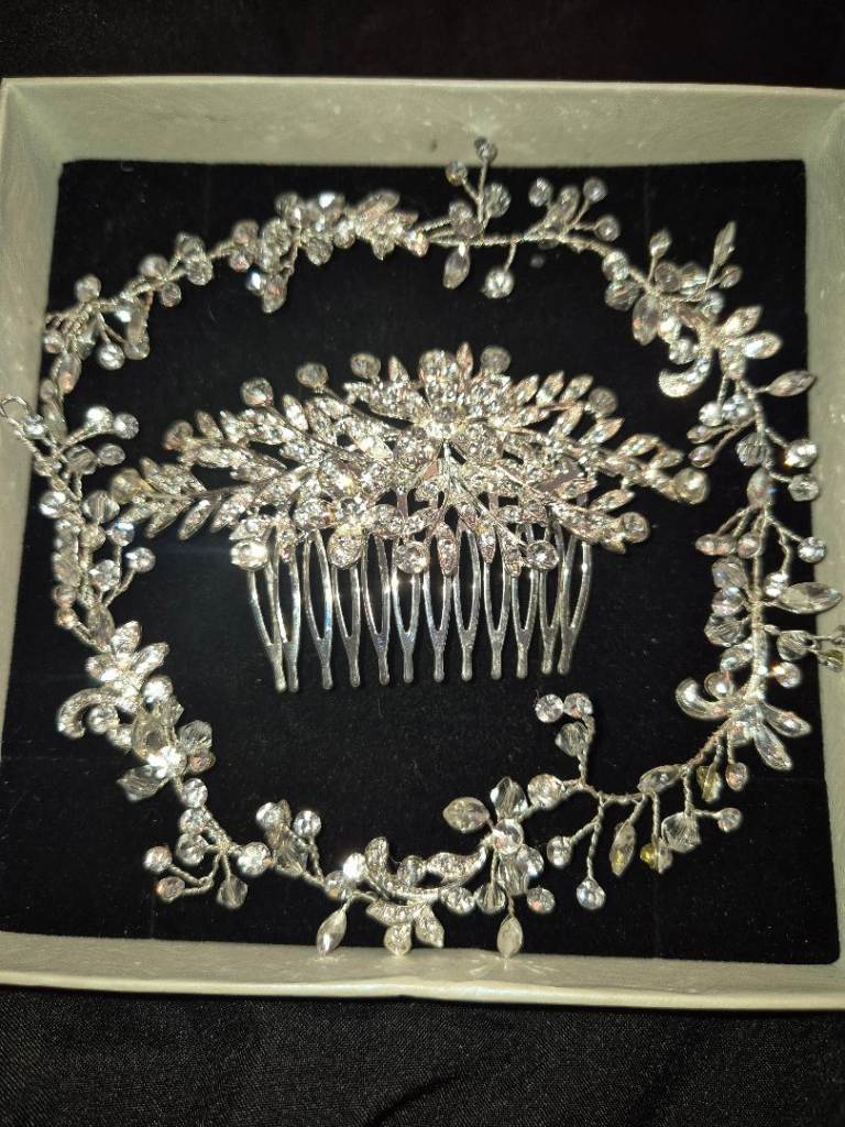 Wedding hair comb and vine
