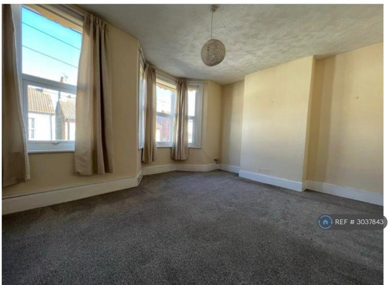 1 bedroom flat in Pleasant Road, Southend-On-Sea, SS1 (1 bed) (#3037843)