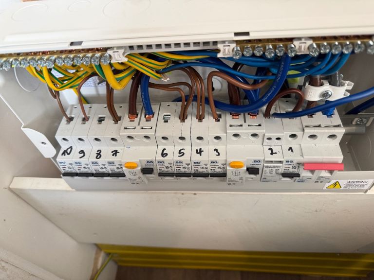 DLH Electrical Services Ltd - Electrician Serving South London and Surrounding Areas