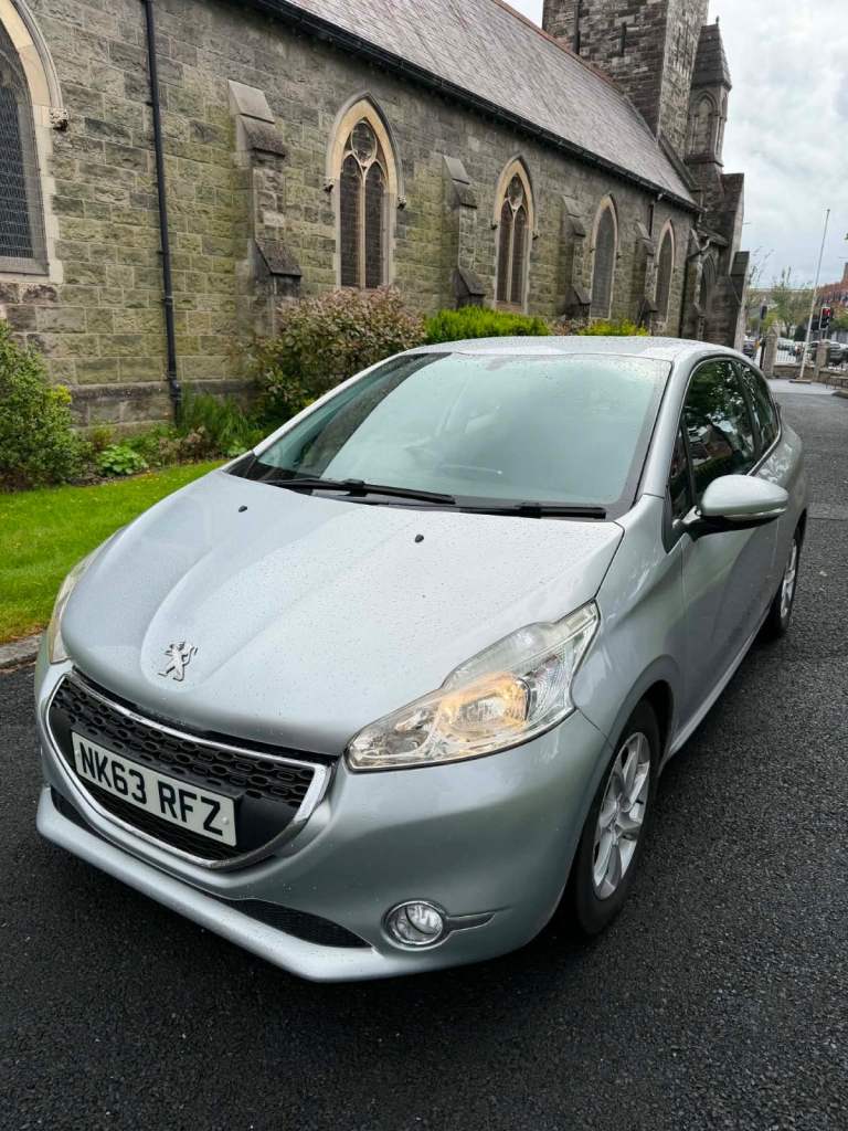 Peugeot, 208, Hatchback, 2013, Manual, 1398 (cc), 3 doors