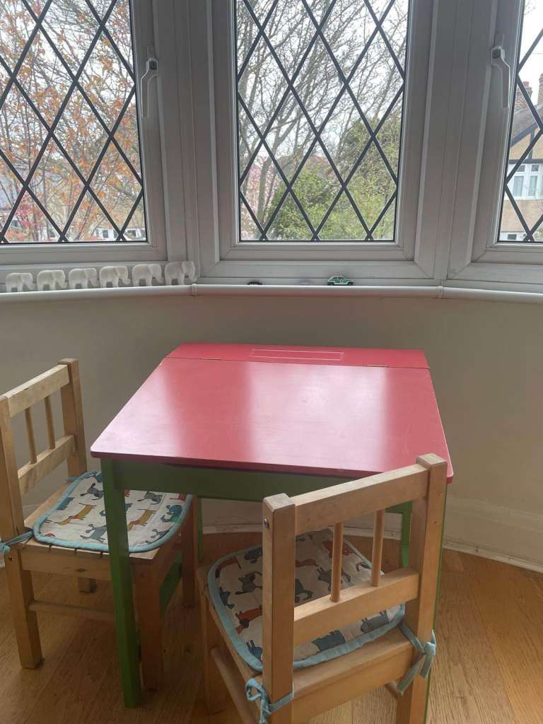 Child's Desk, Chairs & Black/White Board (Melissa & Doug)