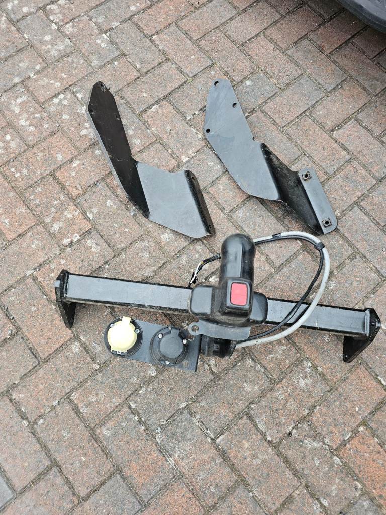 Toe bar  brilliant condition 