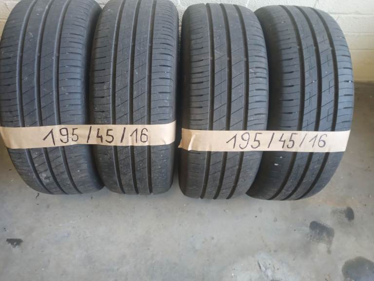 Set of used tyres