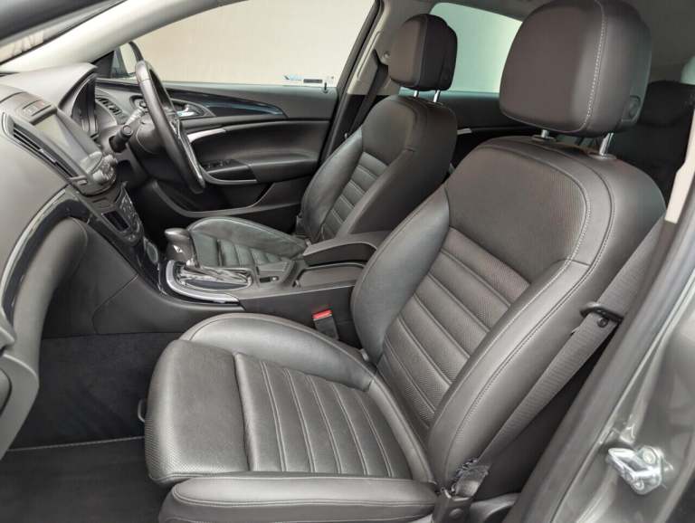2016 Vauxhall Insignia 2.0 CDTi Elite Nav Hatchback 5dr Diesel Auto Euro 6 (170 ps) - PARKING SEN...