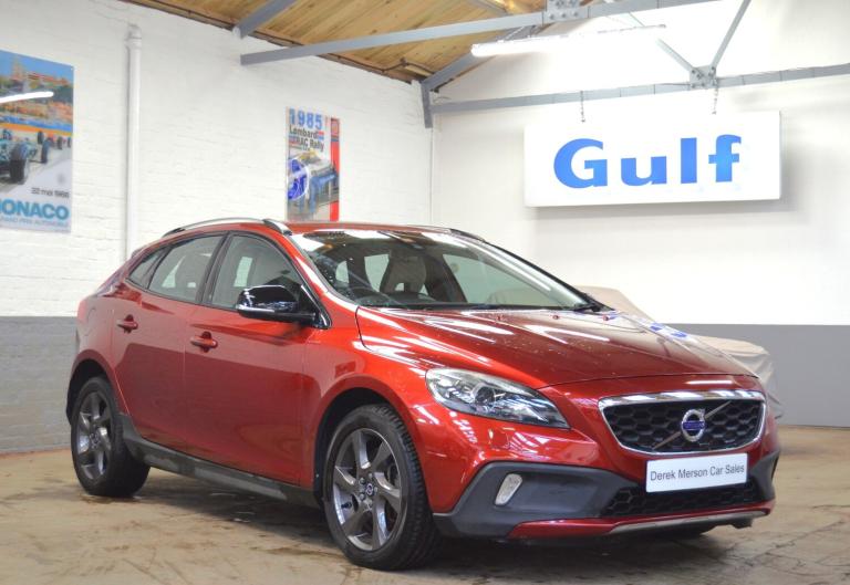 2016 Volvo V40 D2 [120] Cross Country Lux 5dr HATCHBACK Diesel Manual