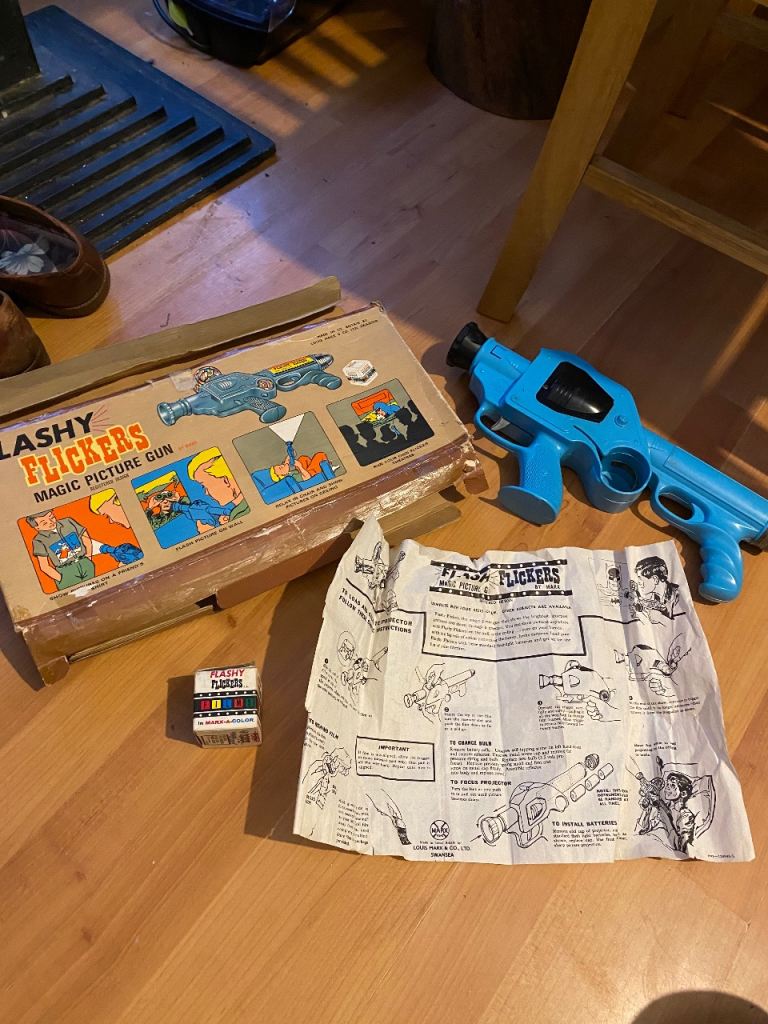 Vintage 60s Flashy Flickers with game (untested)