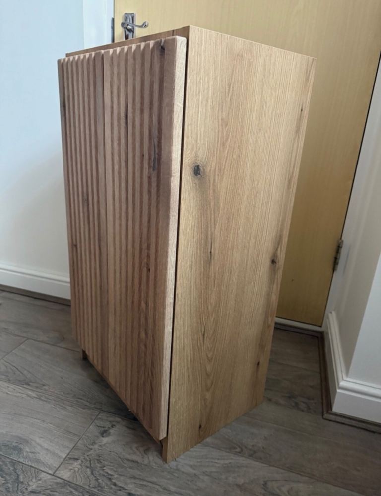 Bathroom vanity unit 