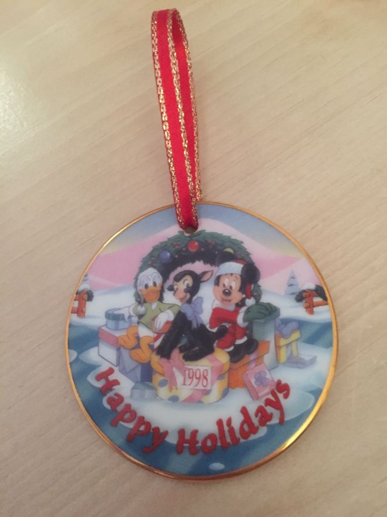 DISNEY Christmas Collection “Happy Holidays” (LIMITED Black Sheep PIECE) 