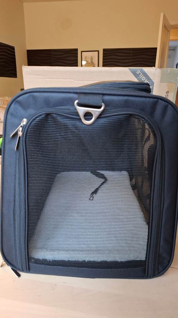 Foldable Pet Carrier Bag – Black (New, without tag)