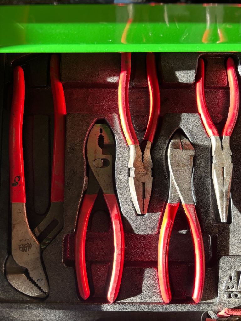 Mac tools large plier set