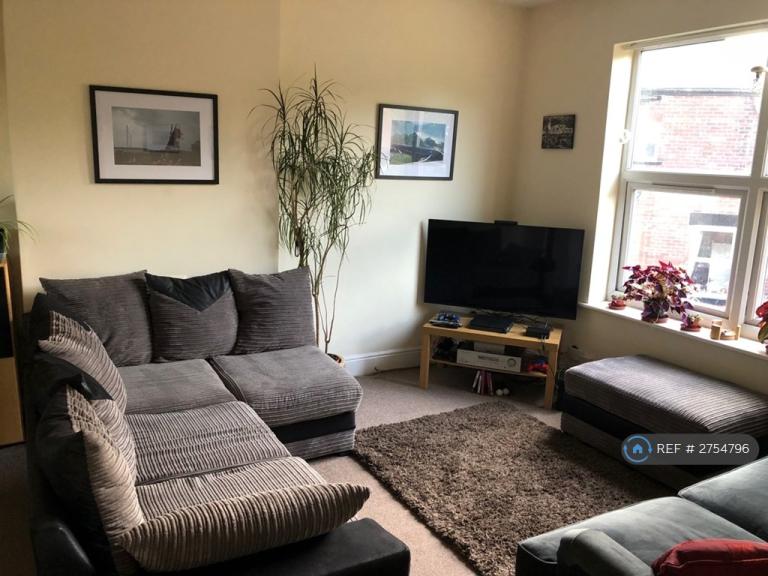 1 bedroom flat in Carter Knowle Road, Sheffield, S7 (1 bed) (#2754796)