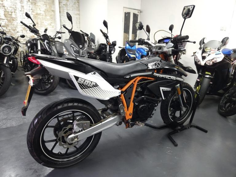 Sinnis Apache SMR 125 2021 