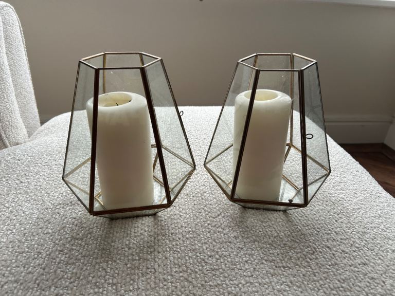 2 x beautiful gold effect lanterns with candles