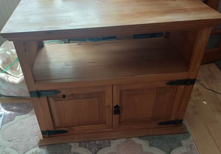 Solid Mexican Pine TV/Storage Unit – £65 (Matching Corner Unit Also Available)