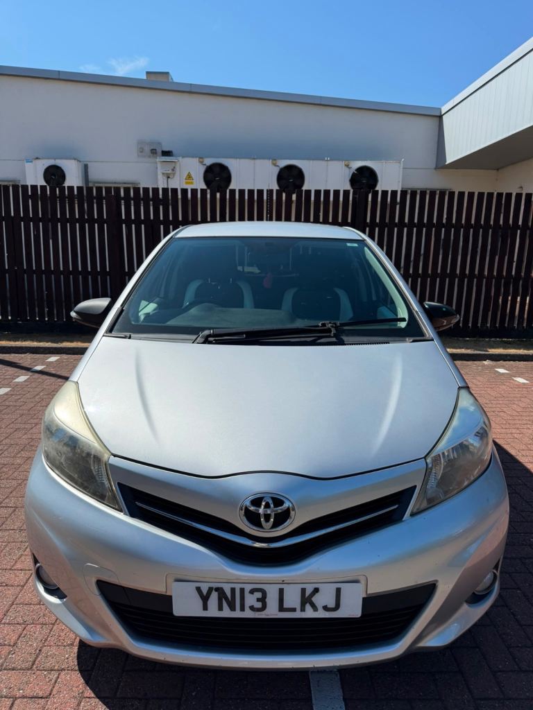 Toyota, YARIS, Hatchback, 2013, Manual, 1329 (cc), 5 doors