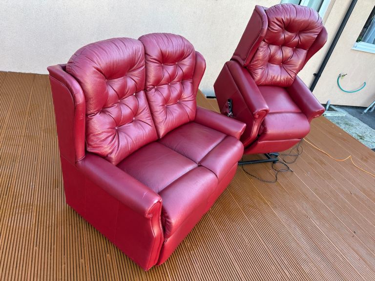 LEATHER SOFA CELEBRITY 2 SEATER + RECLINER ARMCHAIR