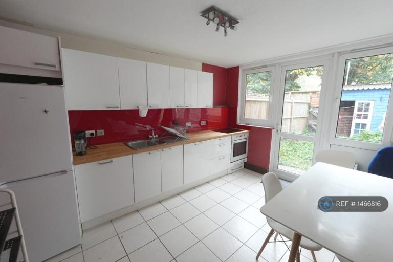 4 bedroom house in Westacott Close, London, N19 (4 bed) (#1466816)