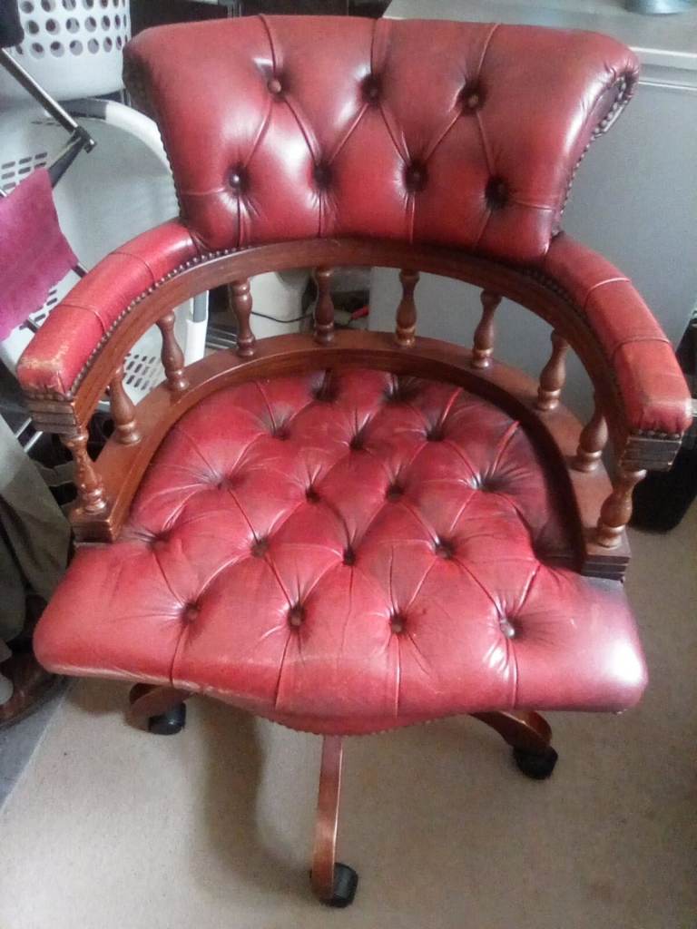 Captains chair red