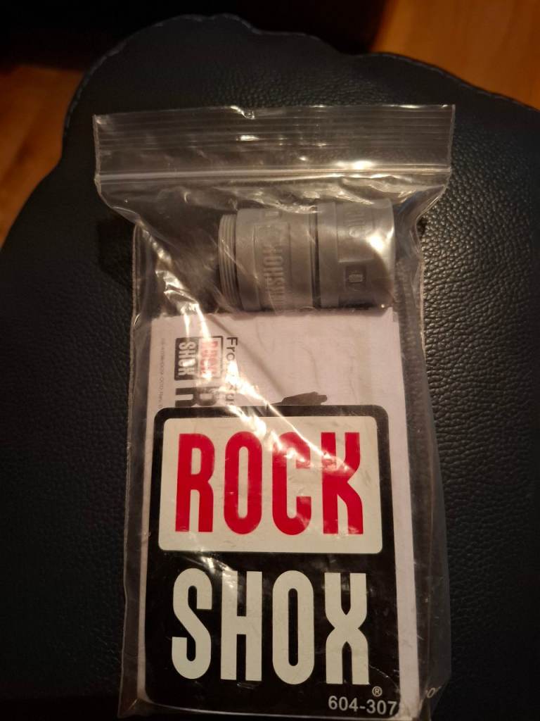 Bottomless Tokens for Rockshox Lyric, Pike, Yari forks. 