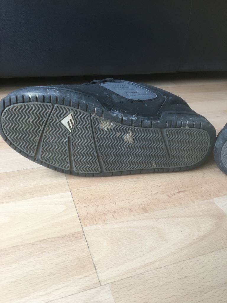 Reynolds skateboard shoes size 8