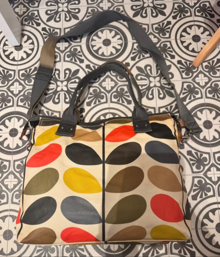 Classic Orla Kiely Multi Stem Messenger Bag