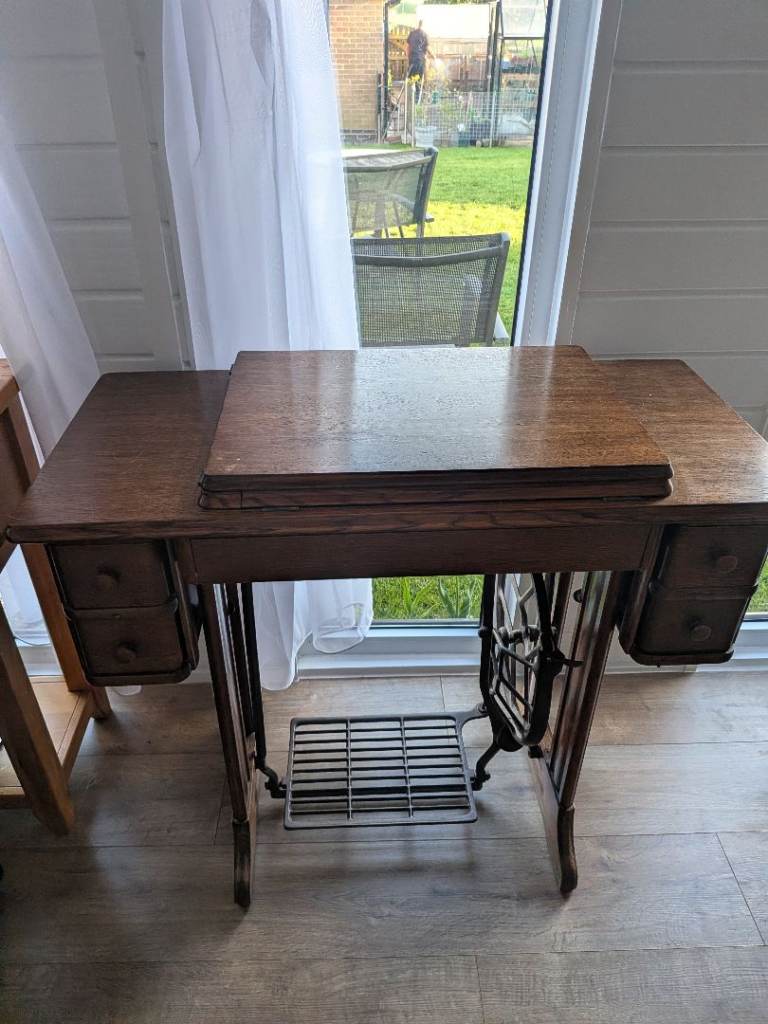 Old singer sewing machine 