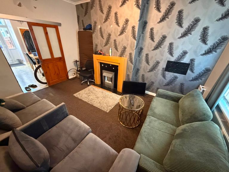 3 bed property available from August