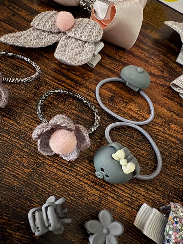 Set of Grey and Pink Hair Clips 🎀