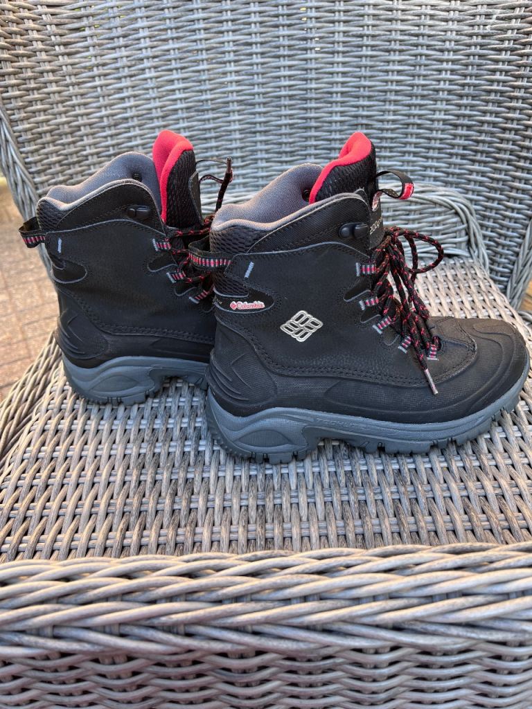 Columbia Black Leather Waterproof 200g Insulation Hiking Walking Boots - Size 5