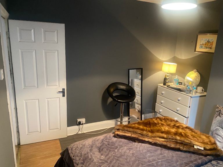 Double room by Leagrave Train Station 