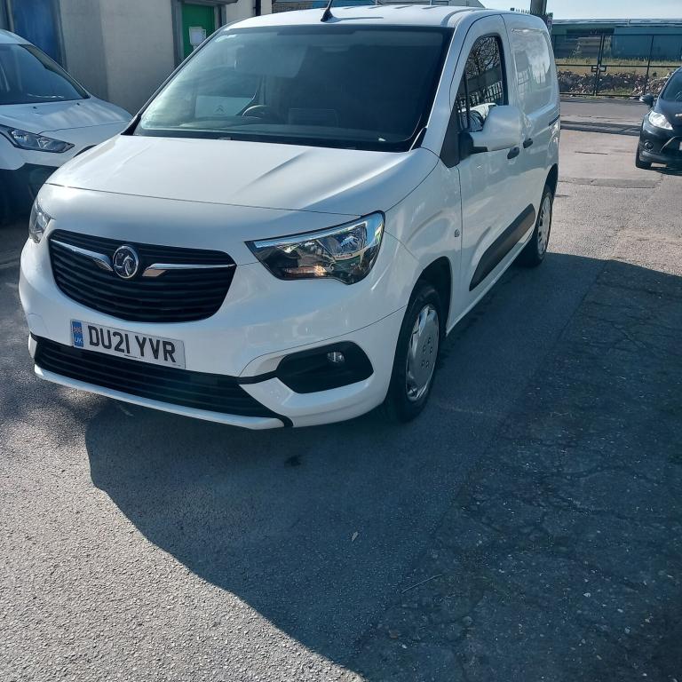 2021 Vauxhall Combo 2300 1.5 Turbo D 100ps H1 Sportive Van PANEL VAN Diesel Manual